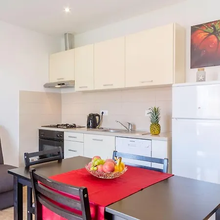 Διαμέρισμα With Parking Space Supetar, Brac - 16294