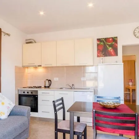 Διαμέρισμα With Parking Space Supetar, Brac - 16294 Supetar