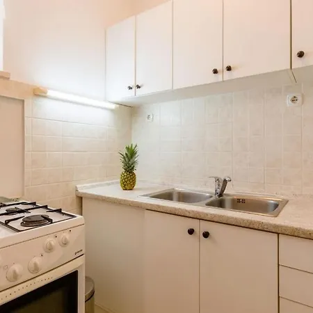 Апартаменты With Parking Space Supetar, Brac - 16294 Супетар
