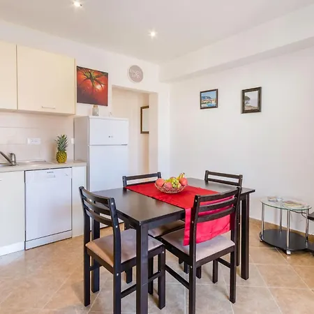 Апартаменты With Parking Space Supetar, Brac - 16294 Супетар
