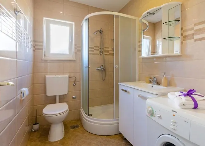 Apartman With Parking Space Supetar, Brac - 16294 Supetar