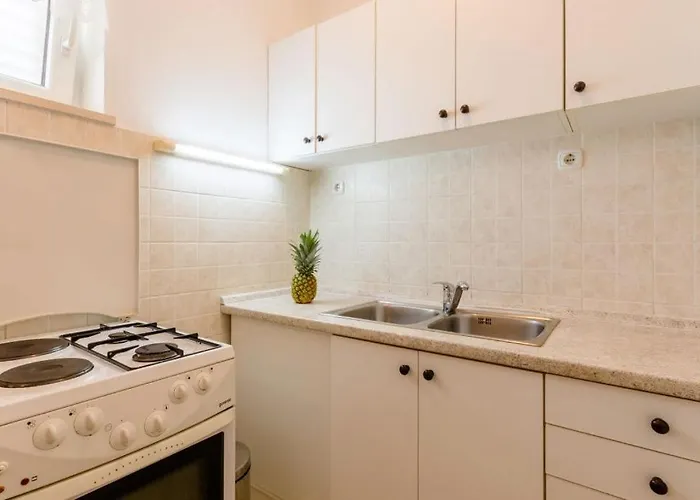 Apartman With Parking Space Supetar, Brac - 16294 Supetar